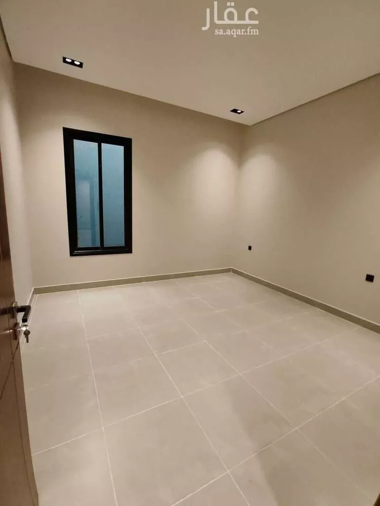 Floor for Sale in Riyadh Al Yarmouk 17