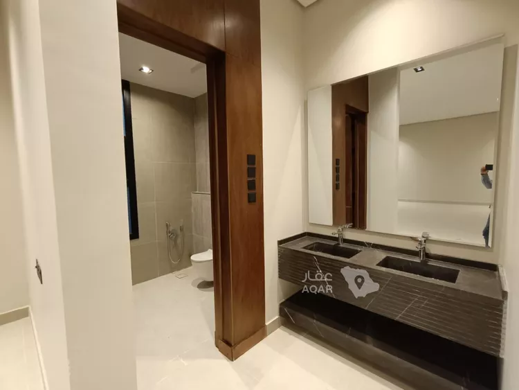 Floor for Sale in Riyadh Al Yarmouk 11