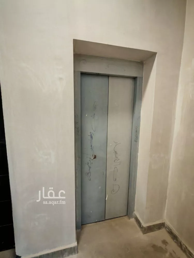 دور للبيع في شارع المحجر, حي المعيزيلة, مدينة الرياض, منطقة الرياض