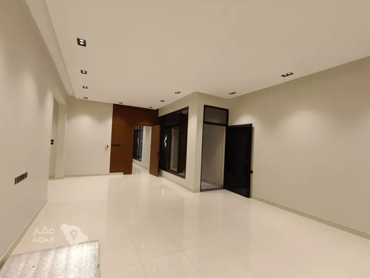 Floor for Sale in Riyadh Al Yarmouk 9