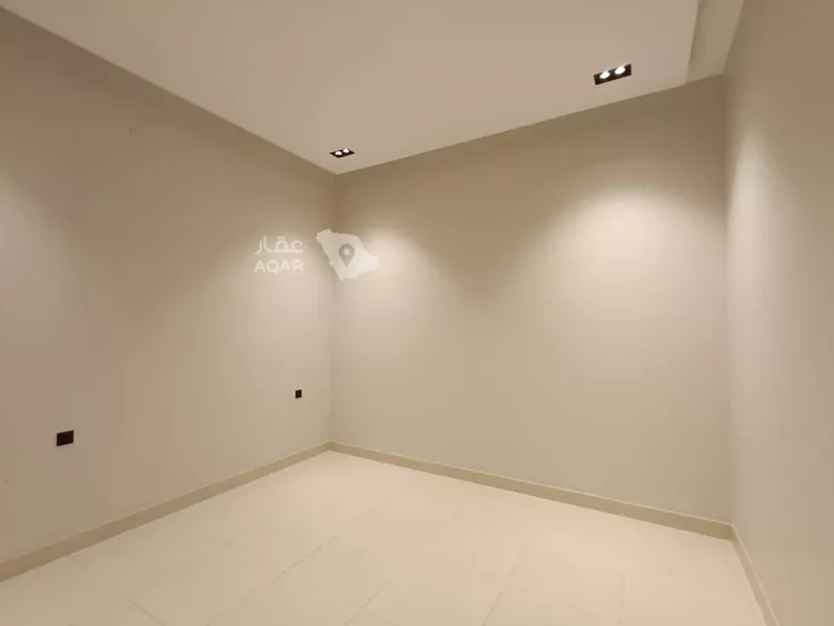Floor for Sale in Riyadh Al Yarmouk 13