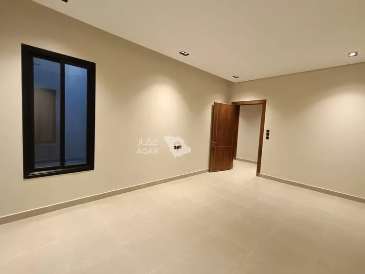 Floor for Sale in Riyadh Al Yarmouk 14