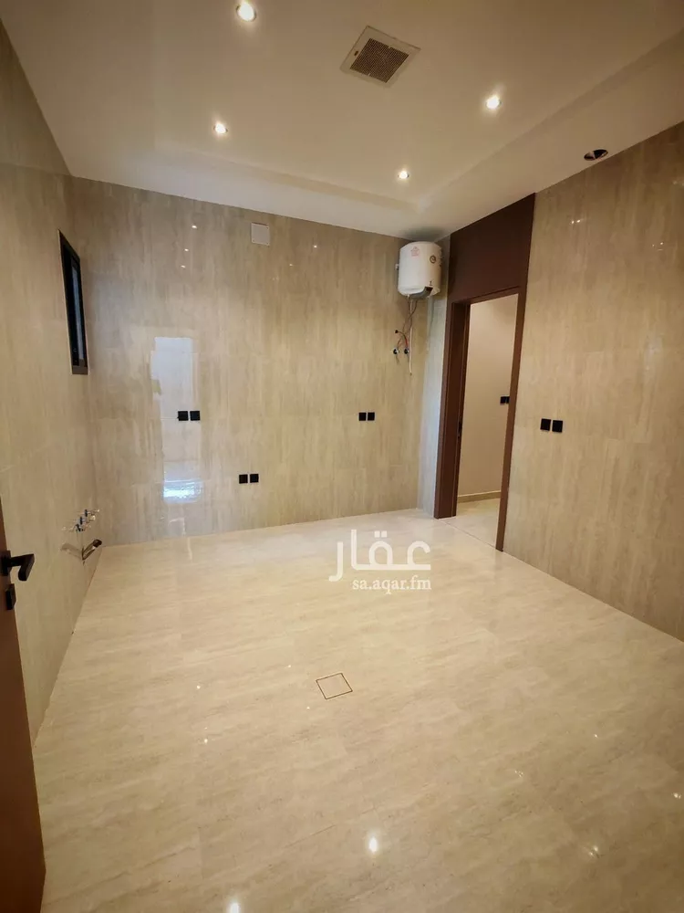 فيلا للبيع في شارع عبيدالله الفقيه, حي الرمال, مدينة الرياض, منطقة الرياض صورة 4