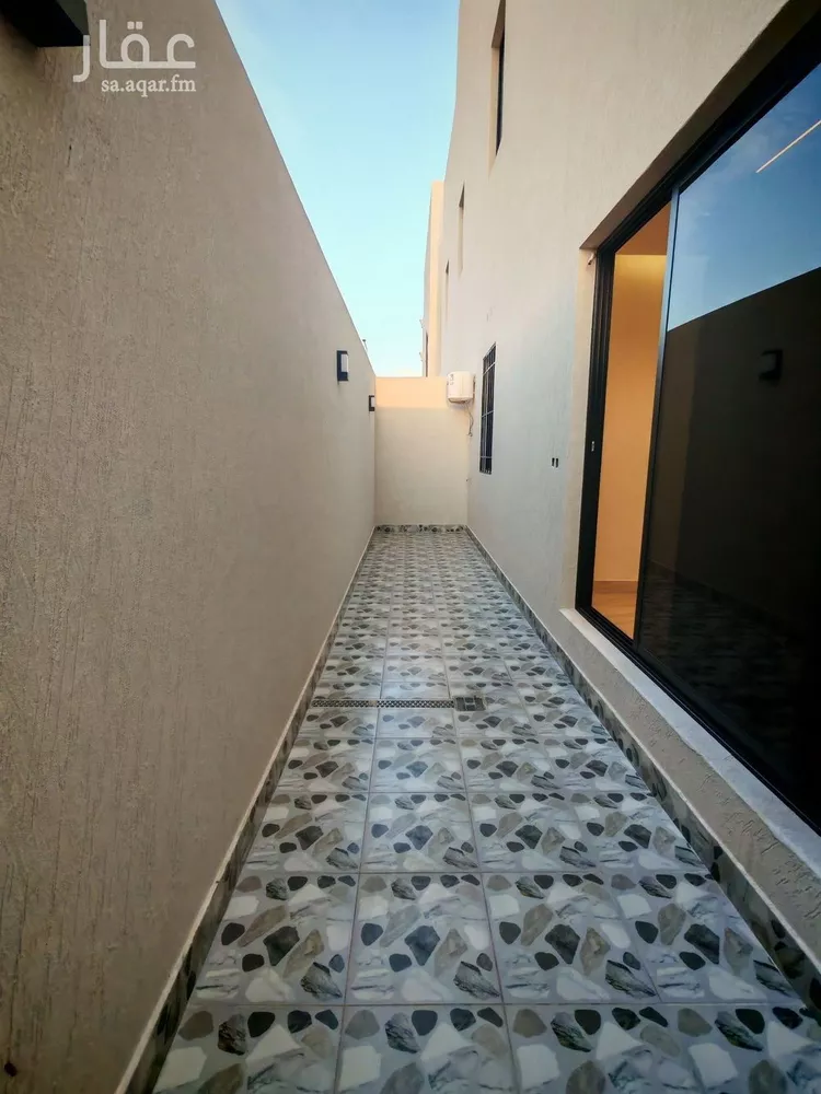 فيلا للبيع في شارع طارق بن أشيم, حي الرمال, مدينة الرياض, منطقة الرياض صورة 4