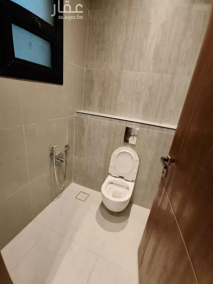 Floor for Sale in Riyadh Al Yarmouk 16