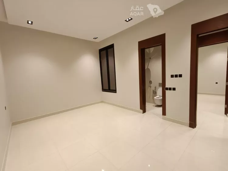 Floor for Sale in Riyadh Al Yarmouk 15