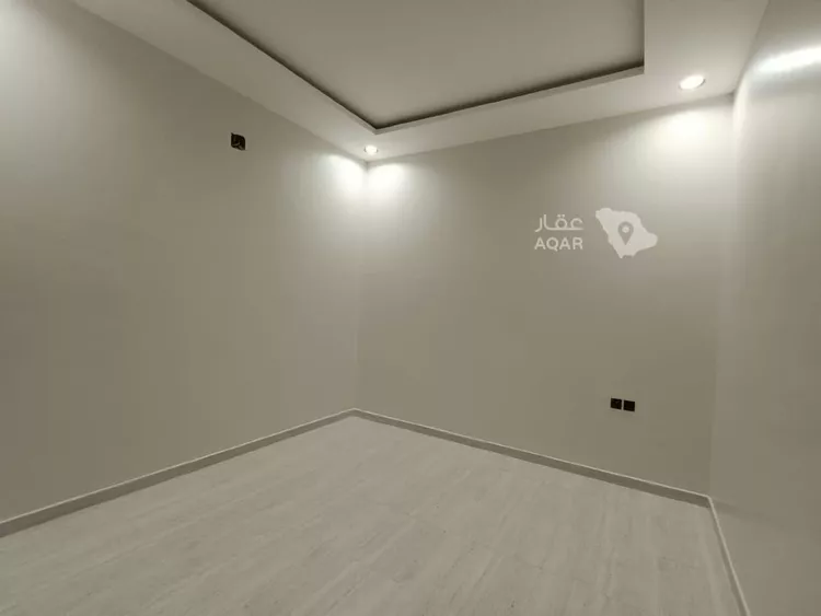 Floor for Sale in Riyadh Al Qadisiyah 5