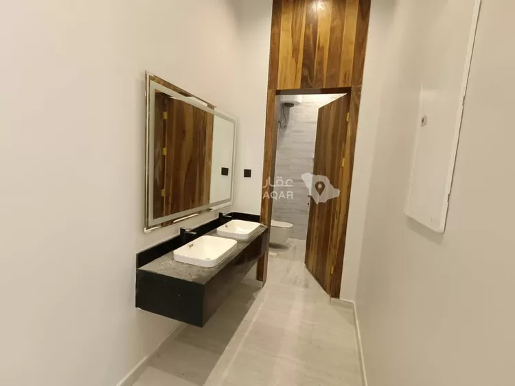 Floor for Sale in Riyadh Al Qadisiyah 9