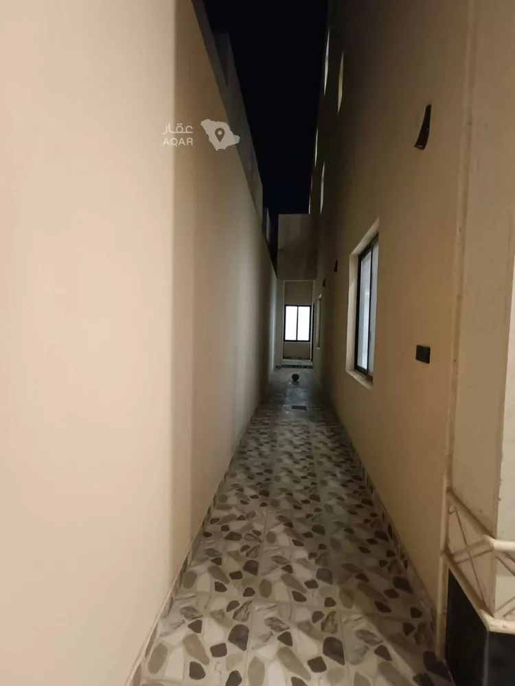 Floor for Sale in Riyadh Al Qadisiyah 2