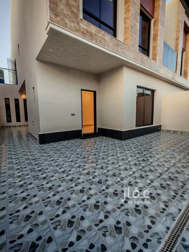 فيلا للبيع في شارع طارق بن أشيم, حي الرمال, مدينة الرياض, منطقة الرياض صورة 2