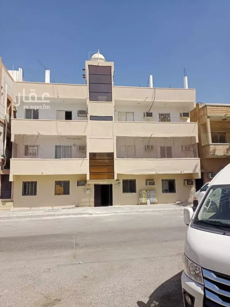 عمارة للبيع في شارع جيزان, حي الثقبة, مدينة الخبر, المنطقة الشرقية