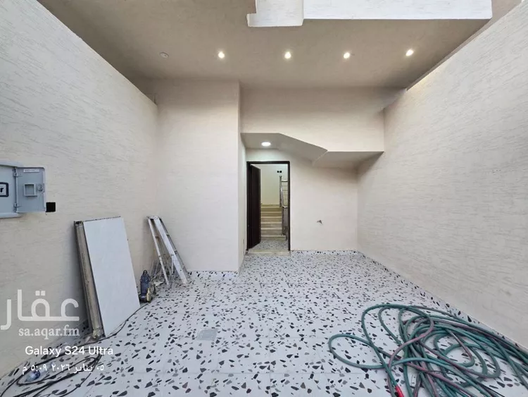 دور للبيع في شارع عبدالعزيز بن عبدالملك, حي بدر, مدينة الرياض, منطقة الرياض صورة 3