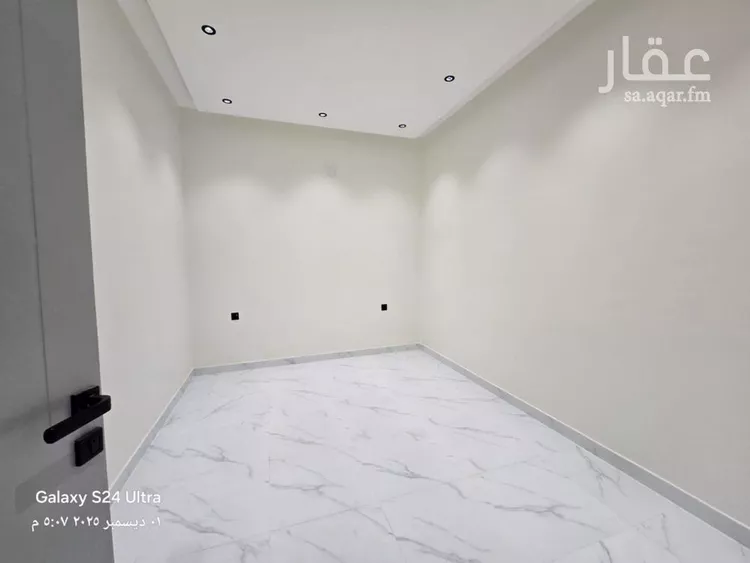 دور للبيع في شارع المنذر بن سعيد, حي بدر, مدينة الرياض, منطقة الرياض صورة 4