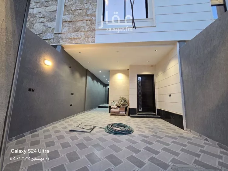 دور للبيع في شارع المنذر بن سعيد, حي بدر, مدينة الرياض, منطقة الرياض صورة 3