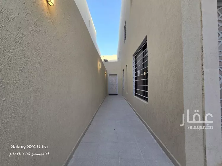 دور للبيع في شارع الامام البخاري, حي بدر, مدينة الرياض, منطقة الرياض صورة 3