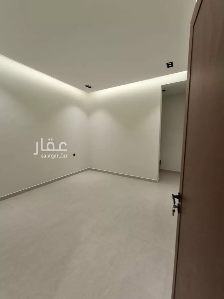 دور للبيع في شارع المنذر بن سعيد, حي بدر, مدينة الرياض, منطقة الرياض صورة 5