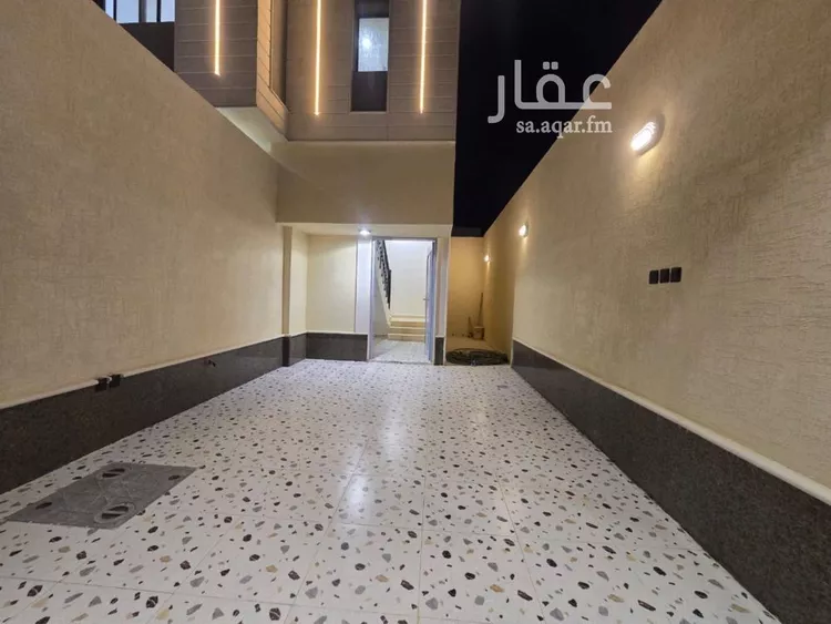 دور للبيع في شارع الشريشي, حي عكاظ, مدينة الرياض, منطقة الرياض صورة 2