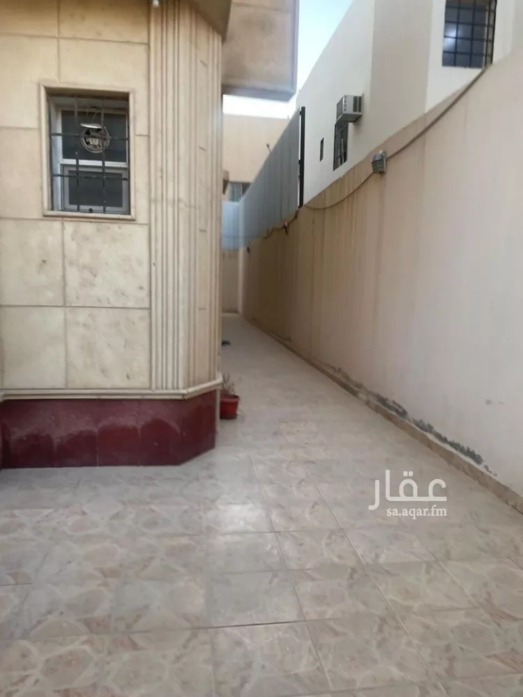 فيلا للبيع في شارع الرشاد, حي إشبيلية, مدينة الرياض, منطقة الرياض صورة 3