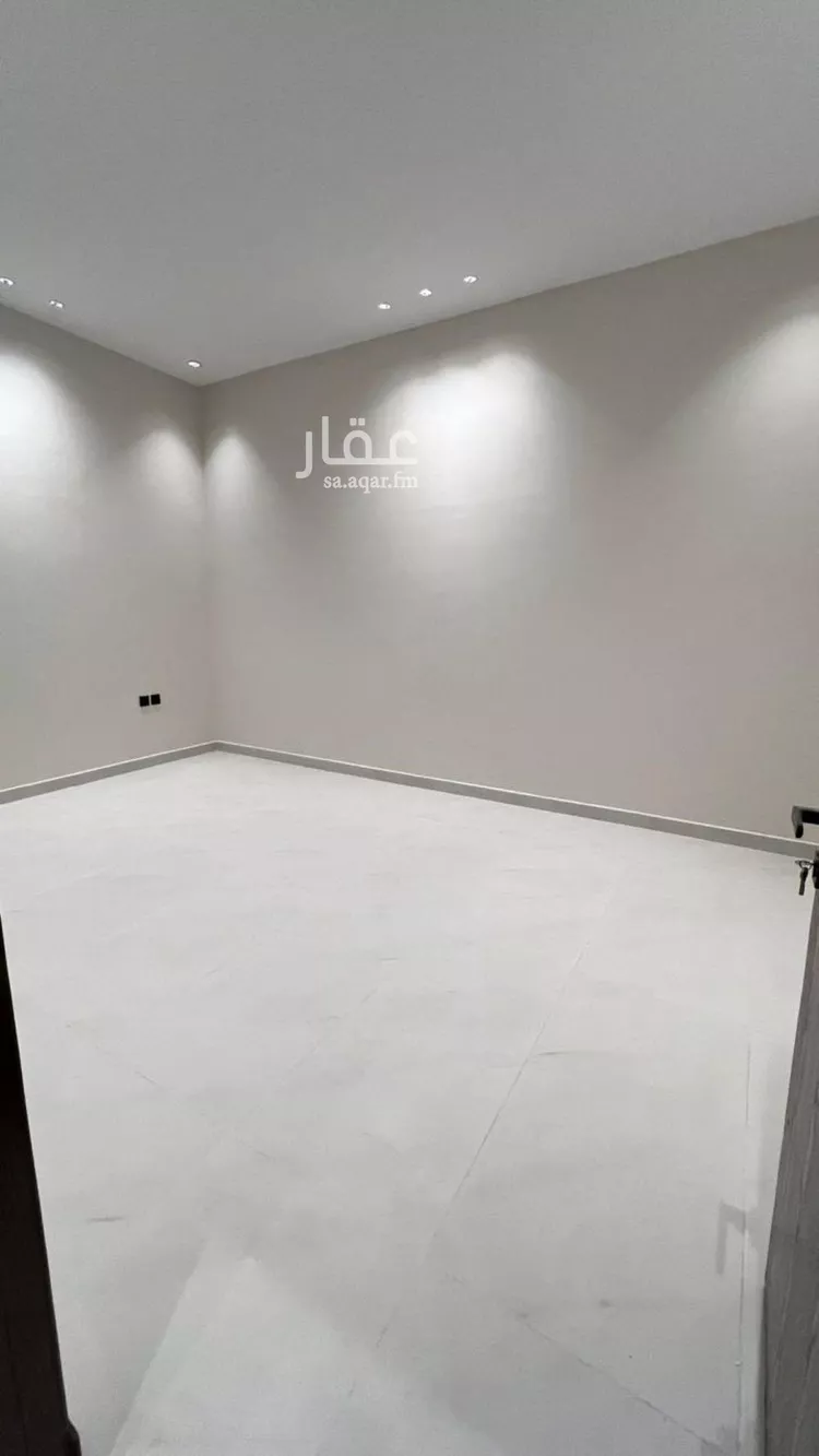 دور للبيع في شارع فايز بن محمد العوفي , حي الوسام, مدينة الرياض, منطقة الرياض صورة 2