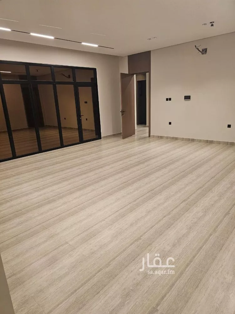 فيلا للبيع في شارع احمد بن سعيد, حي العارض, مدينة الرياض, منطقة الرياض صورة 2