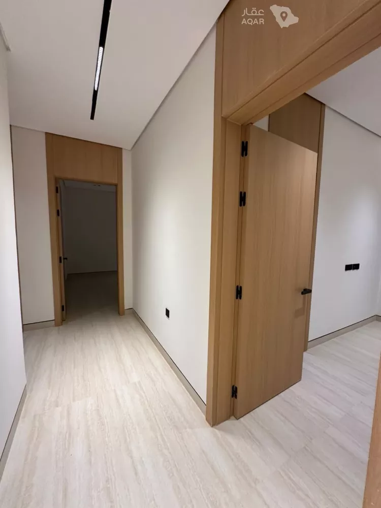 Floor for Sale in Riyadh Al Qirawan 8