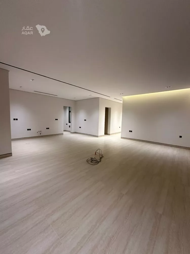 Floor for Sale in Riyadh Al Qirawan 7