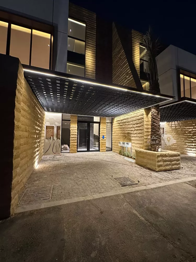 Floor for Sale in Riyadh Al Qirawan 6