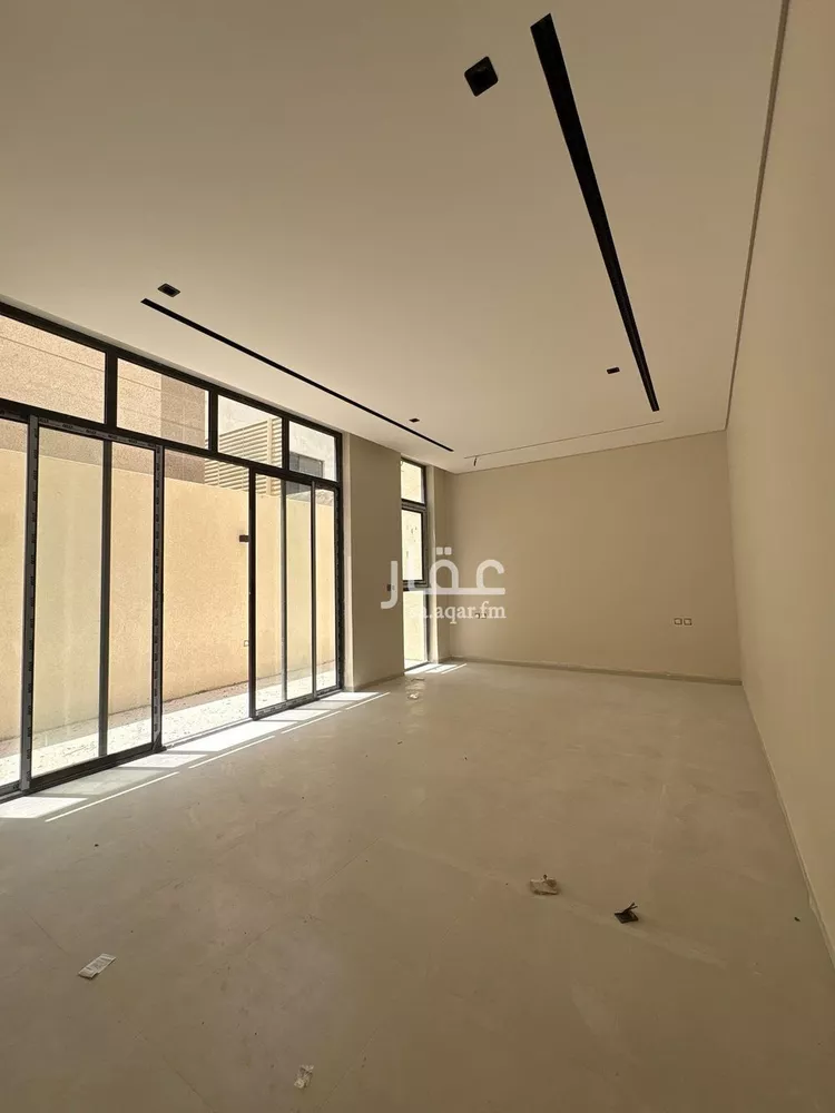 Floor for Sale in Riyadh Al Arid 7