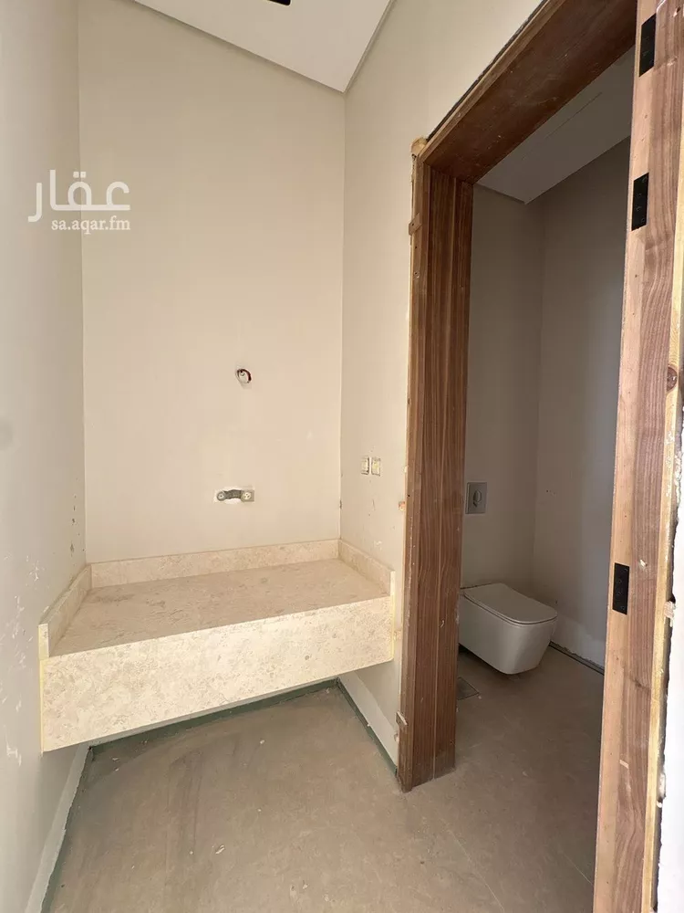 Floor for Sale in Riyadh Al Arid 8