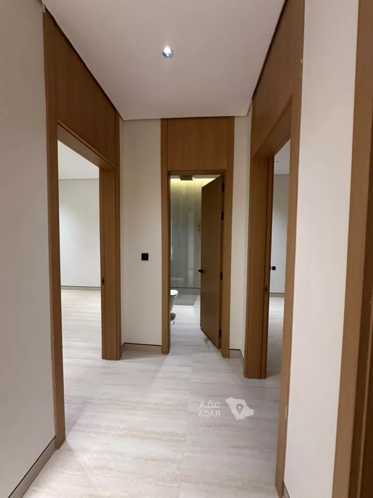 Floor for Sale in Riyadh Al Qirawan 12