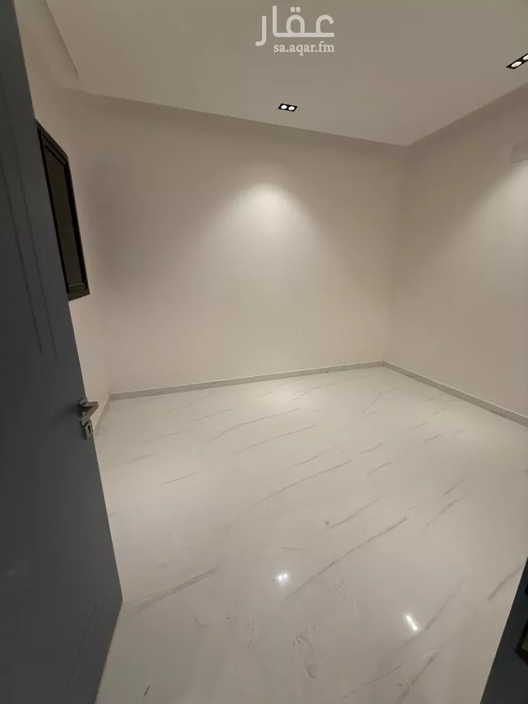 دور للبيع في شارع محسون جلال, حي عكاظ, مدينة الرياض, منطقة الرياض صورة 4