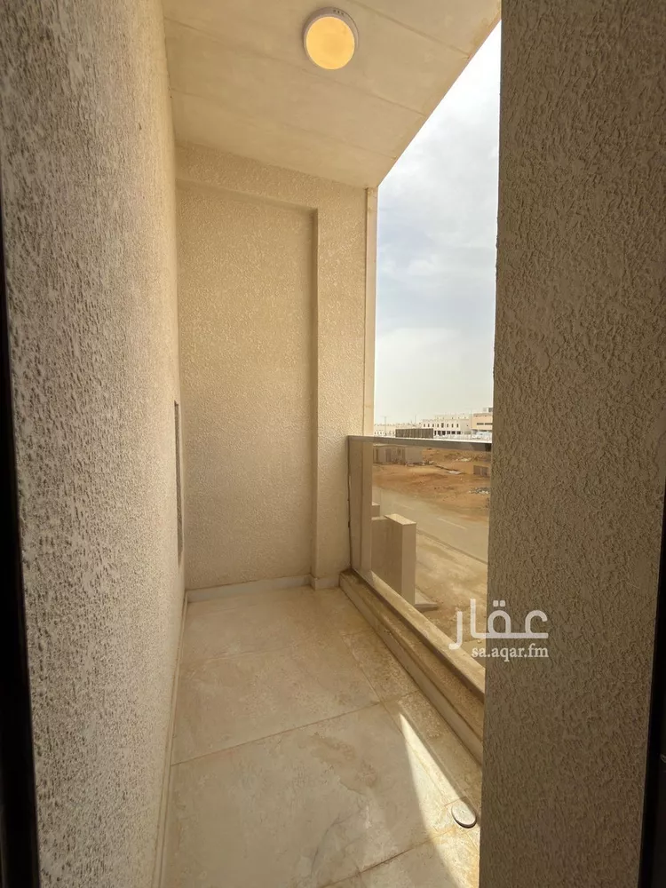 Floor for Sale in Riyadh Al Janadriyah 10