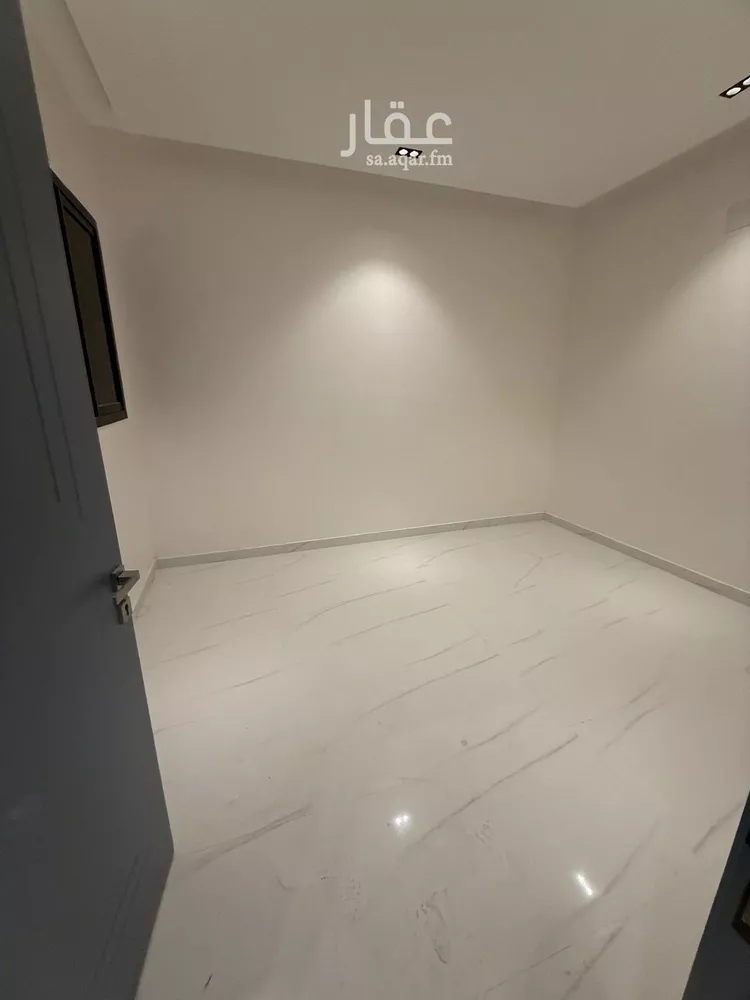 دور للبيع في شارع محسون جلال, حي عكاظ, مدينة الرياض, منطقة الرياض صورة 4