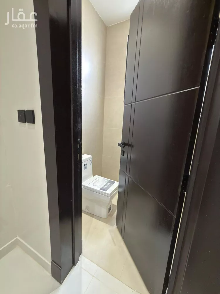 Floor for Sale in Riyadh Al Janadriyah 17