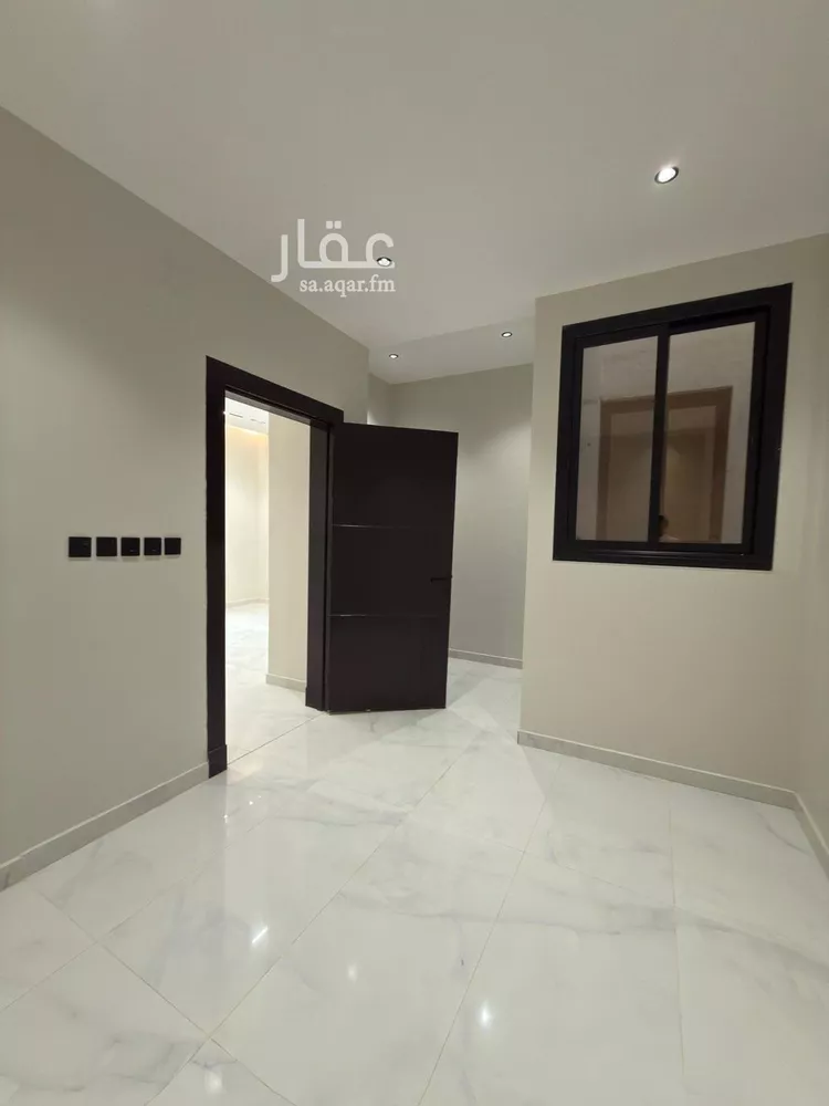 Floor for Sale in Riyadh Al Janadriyah 15