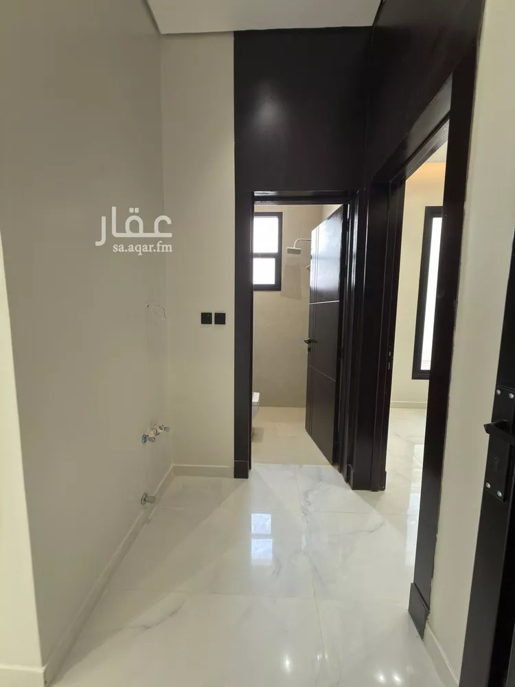 Floor for Sale in Riyadh Al Janadriyah 9