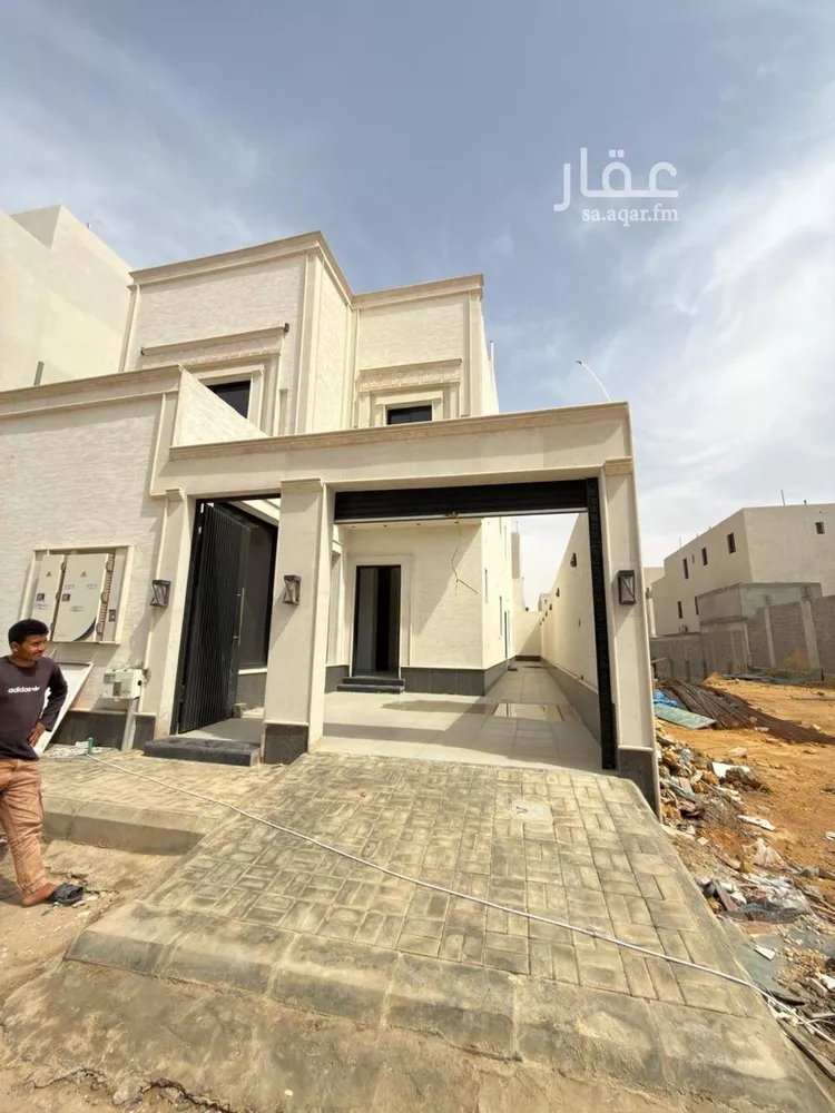 Floor for Sale in Riyadh Al Janadriyah