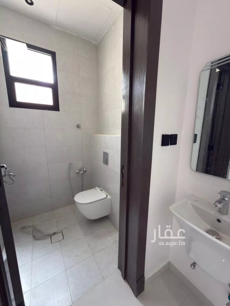 دور للبيع في شارع 2322, حي الجنادرية, مدينة الرياض, منطقة الرياض 17