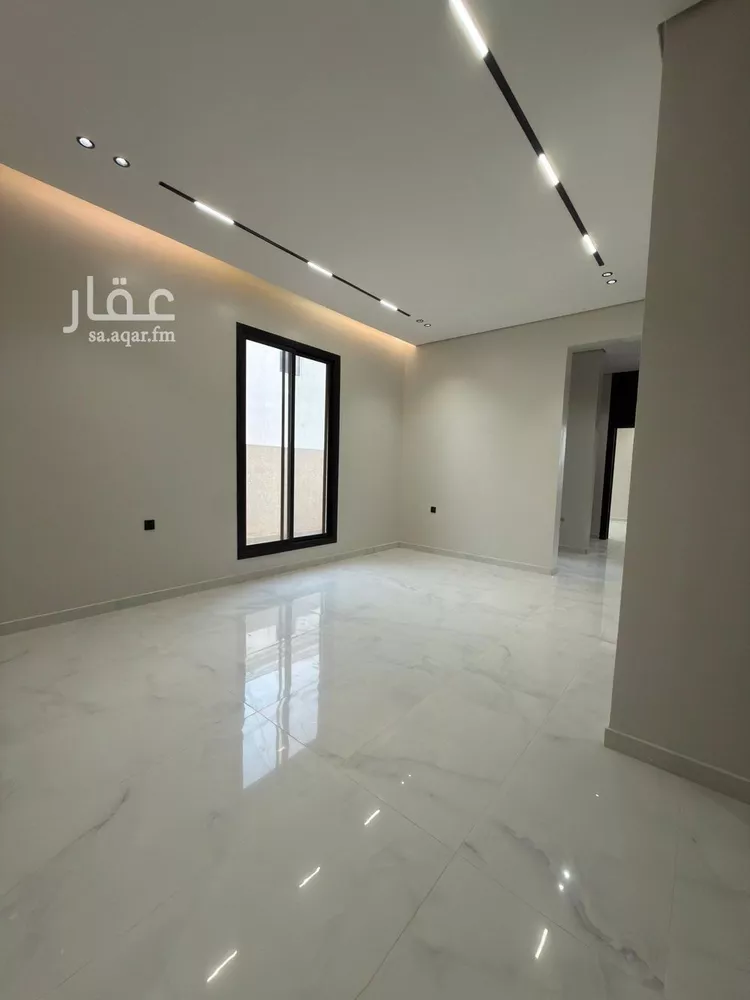 Floor for Sale in Riyadh Al Janadriyah 12