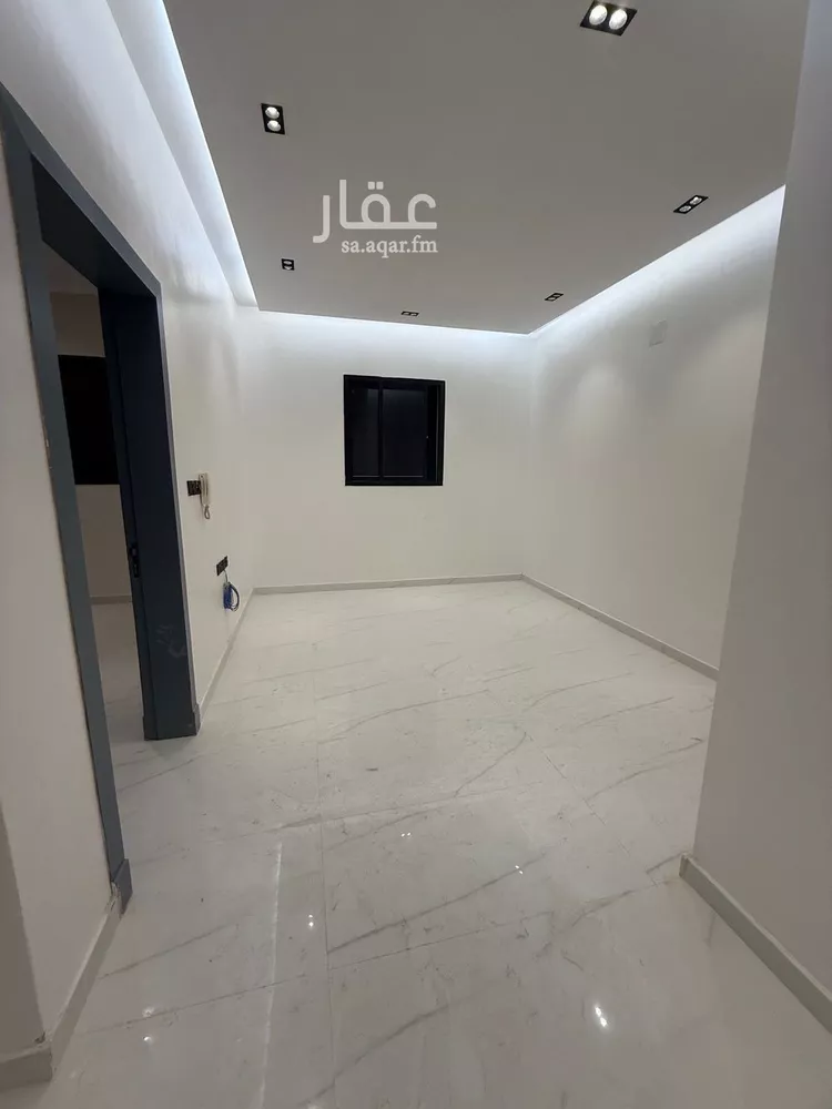 دور للبيع في شارع محسون جلال, حي عكاظ, مدينة الرياض, منطقة الرياض صورة 3