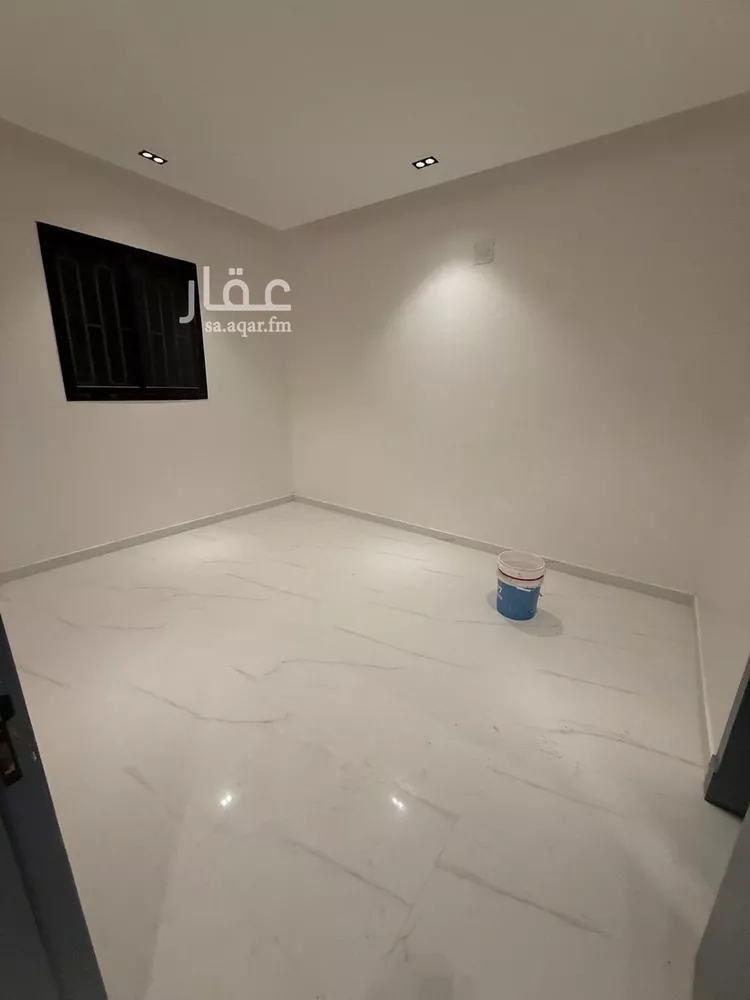 دور للبيع في شارع محسون جلال, حي عكاظ, مدينة الرياض, منطقة الرياض صورة 5