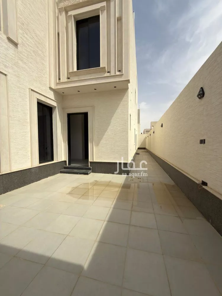 Floor for Sale in Riyadh Al Janadriyah صورة 3