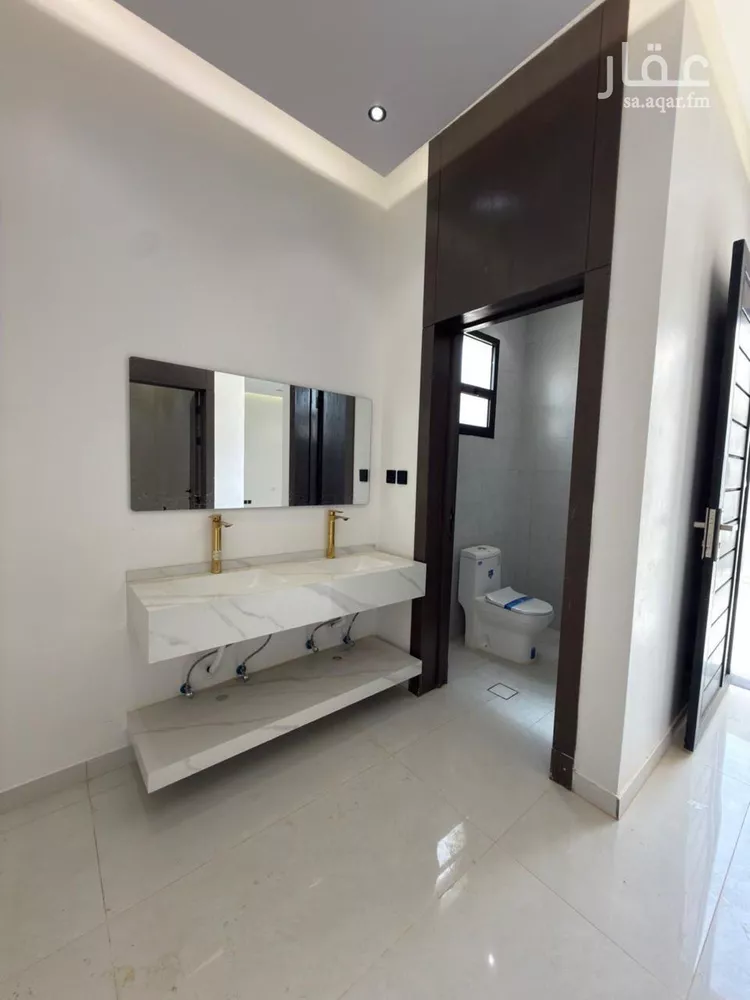 دور للبيع في شارع 2322, حي الجنادرية, مدينة الرياض, منطقة الرياض 15