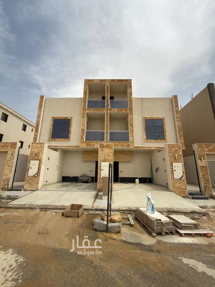 Floor for Sale in Riyadh Al Janadriyah