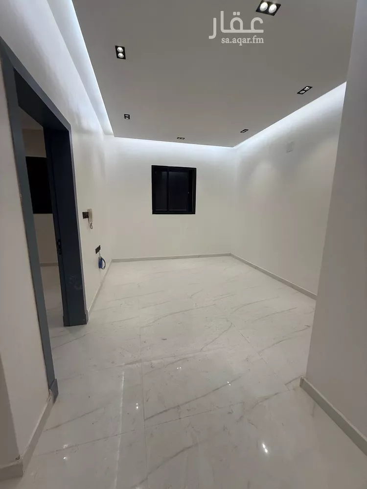 دور للبيع في شارع محسون جلال, حي عكاظ, مدينة الرياض, منطقة الرياض صورة 2