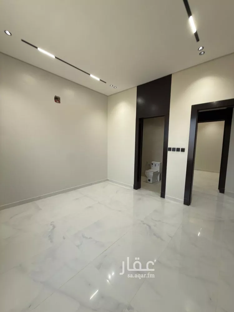 Floor for Sale in Riyadh Al Janadriyah 14