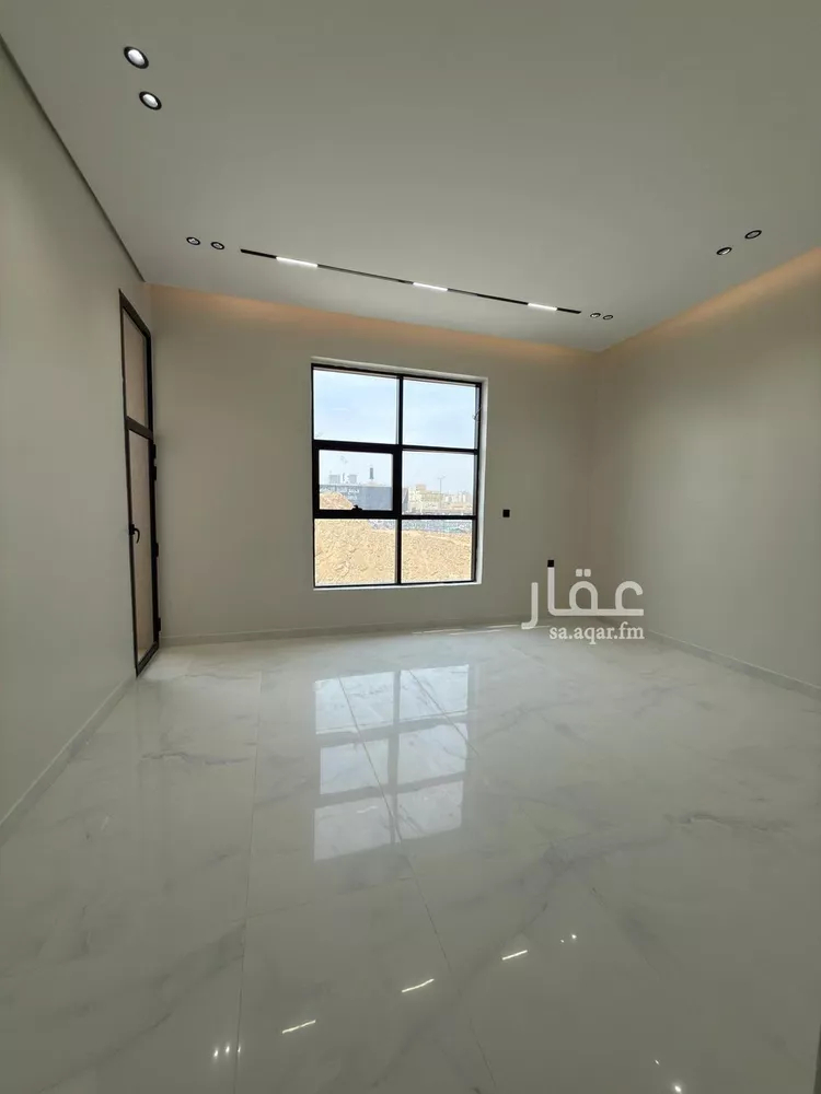 Floor for Sale in Riyadh Al Janadriyah 6
