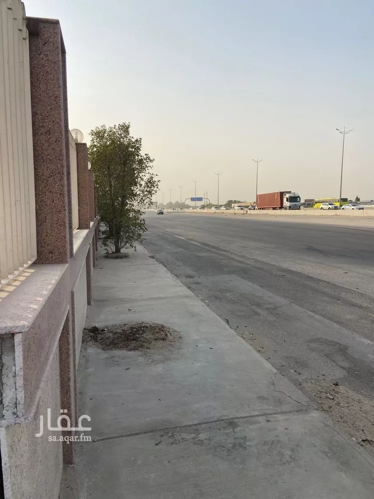 أرض للبيع في شارع الظهران الجبيل السريع, حي النابية, مدينة القطيف, المنطقة الشرقية صورة 2