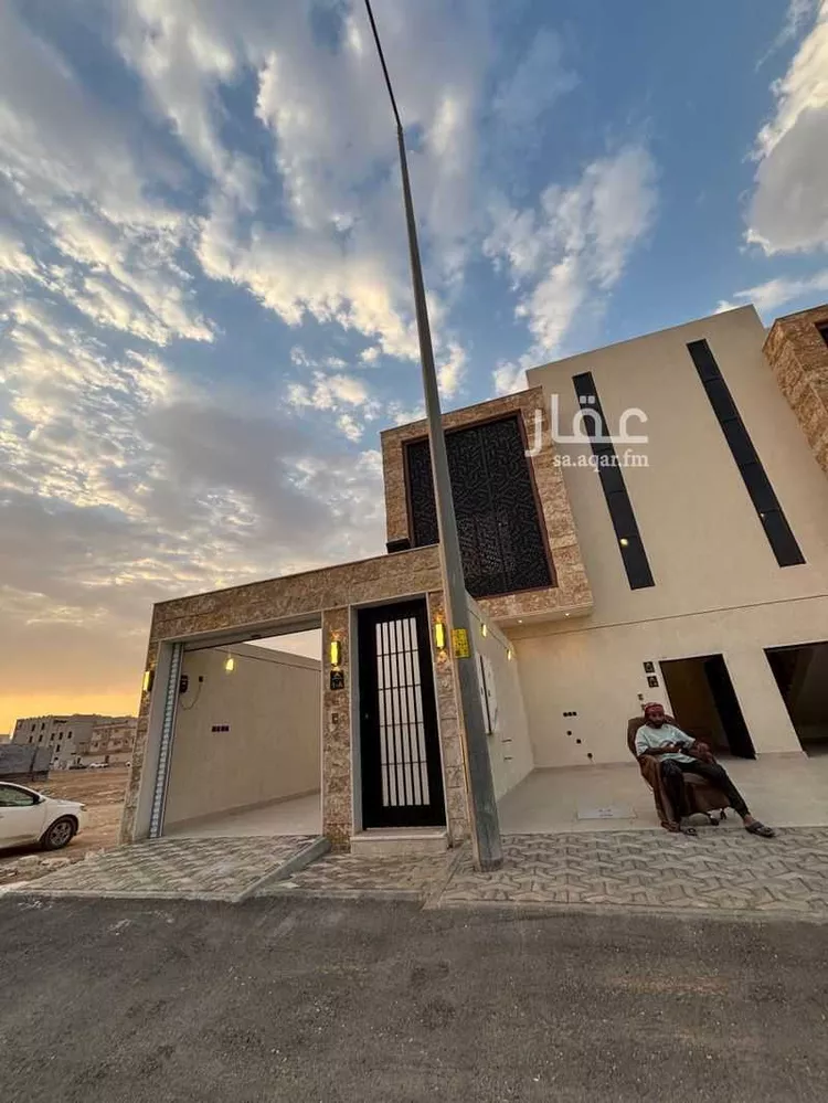 دور للبيع في شارع الأمير سعود بن محمد بن مقرن, حي طويق, مدينة الرياض, منطقة الرياض صورة 2