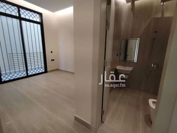 Floor for Sale in Riyadh Al Munsiyah 7